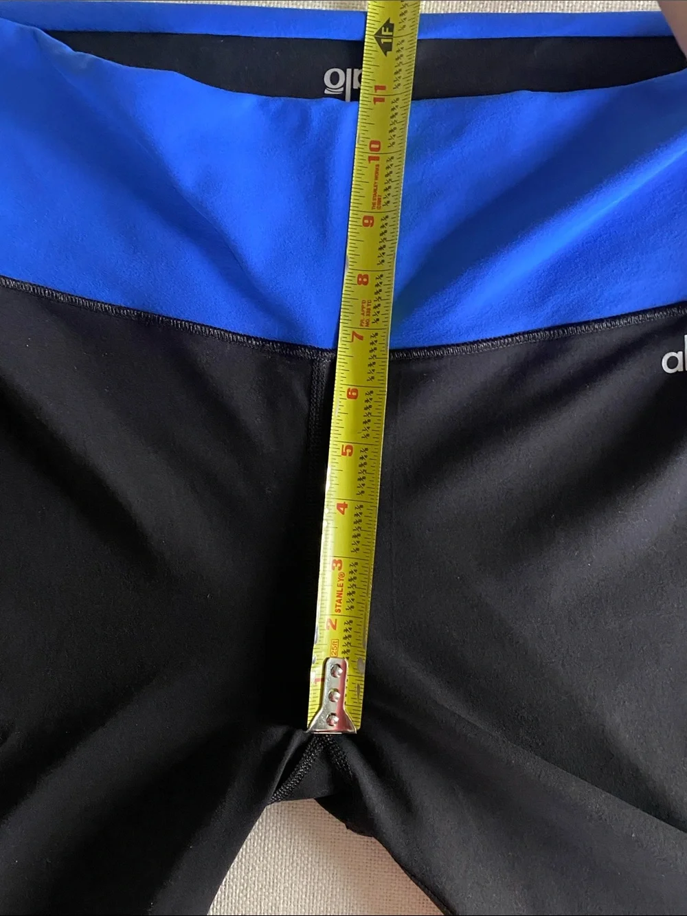 ALO Cool Fit Yoga Black Crop Leggings with Blue Fold over Waistband Size M